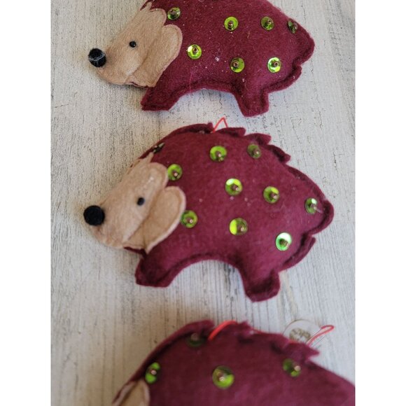 Felt red porcupine plush sequin ornament Xmas set - Picture 3 of 8
